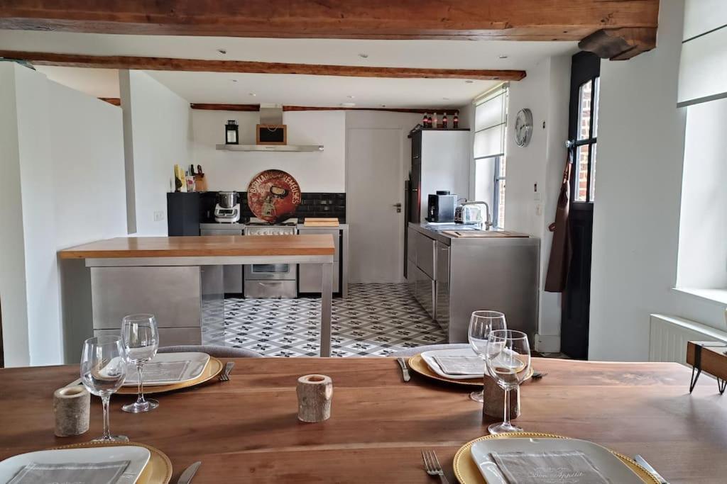 Sainghin-en-Mélantois Ferme De Caractere Avec Piscine Et Chemineeヴィラ エクステリア 写真