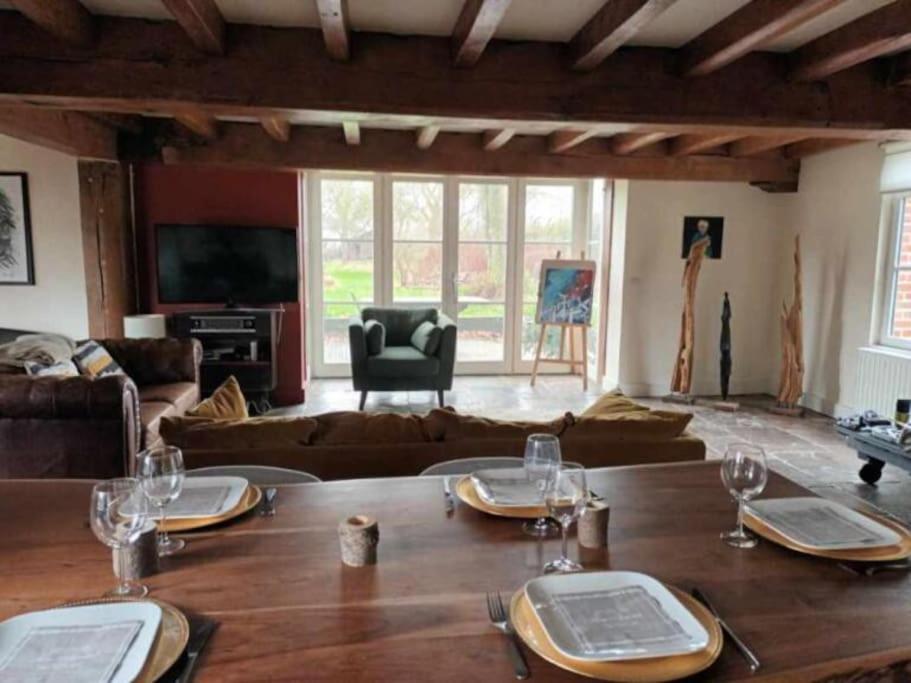 Sainghin-en-Mélantois Ferme De Caractere Avec Piscine Et Chemineeヴィラ エクステリア 写真