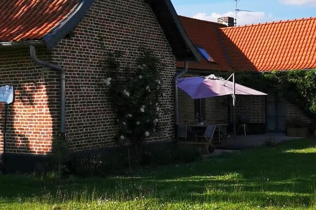 Sainghin-en-Mélantois Ferme De Caractere Avec Piscine Et Chemineeヴィラ エクステリア 写真